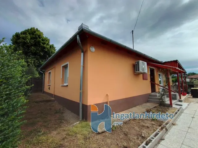 Eladó ház Karácsond 1393 nm