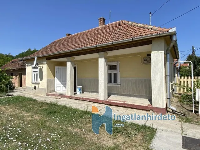 Eladó ház Jászárokszállás 650 nm
