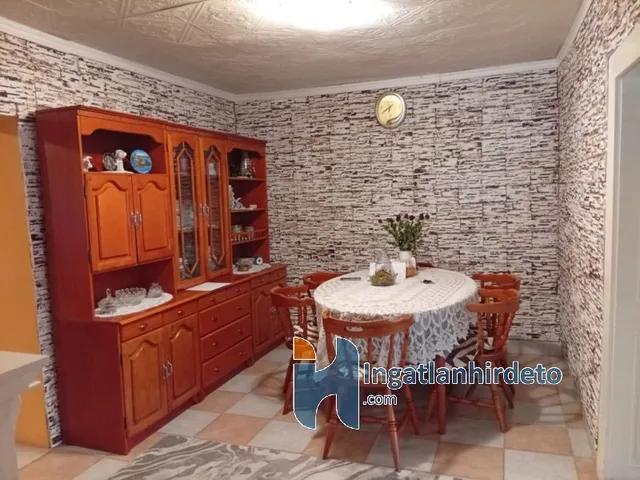 Eladó ház Szűcsi 1200 nm