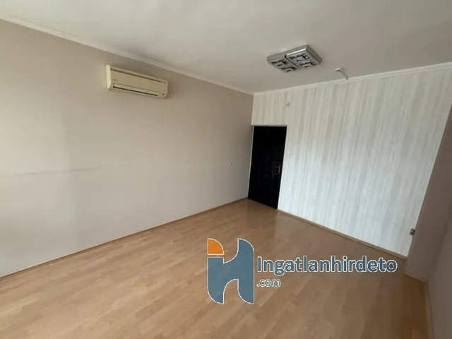 Kiadó kereskedelmi és ipari ingatlan Zalaegerszeg