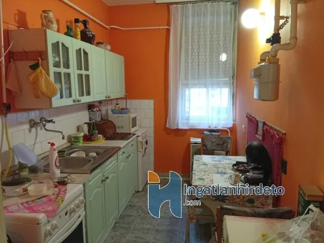 Eladó lakás Jászberény