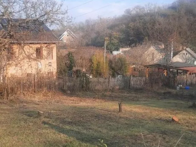 Eladó mezőgazdasági ingatlan Érd 700 nm