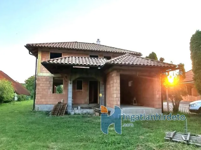 Eladó ház Kehidakustány 898 nm