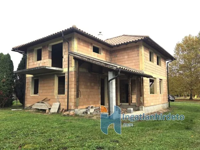 Eladó ház Kehidakustány 898 nm