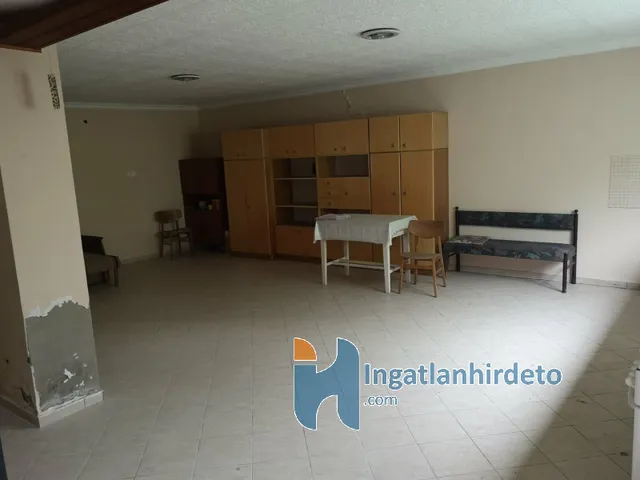 Kiadó mezőgazdasági ingatlan Lakhegy 2532 nm