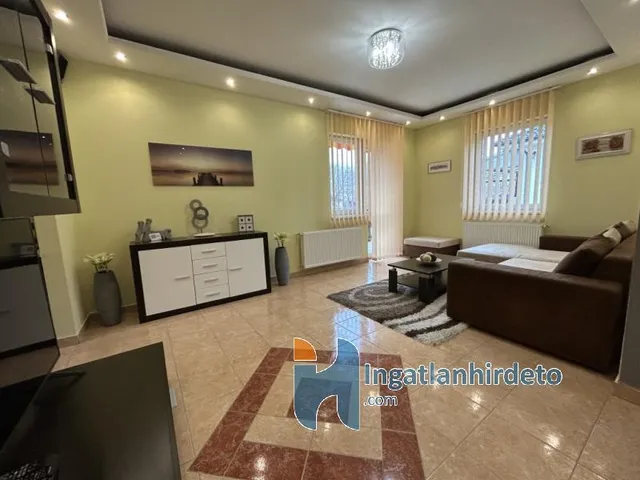 Eladó ház Hajdúsámson, Sámsonkert 380 nm