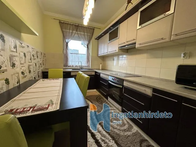 Eladó ház Hajdúsámson, Sámsonkert 380 nm