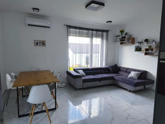 Eladó ház Teskánd 400 nm