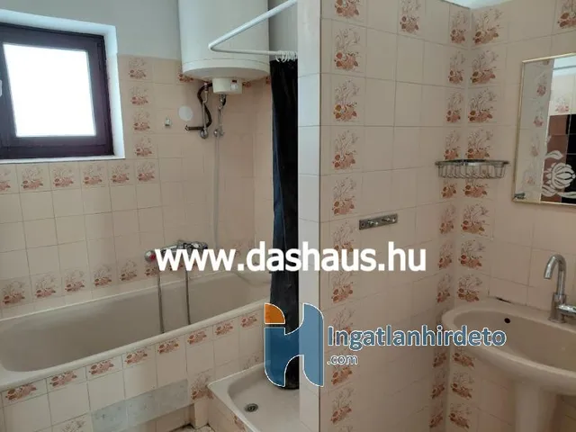 Eladó ház Keszthely, Kertváros 999 nm