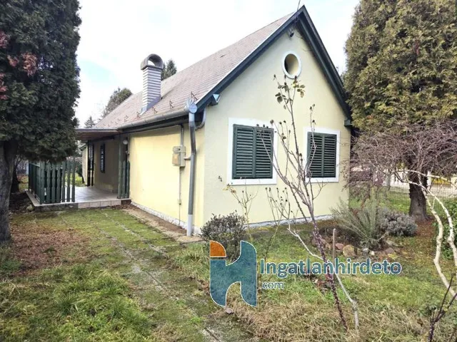 Eladó üdülő és hétvégi ház Balatonberény 367 nm