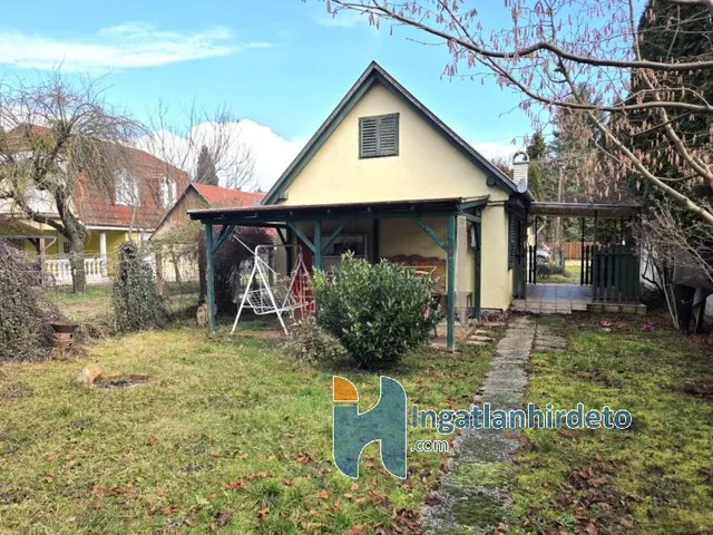 Eladó üdülő és hétvégi ház Balatonberény 367 nm