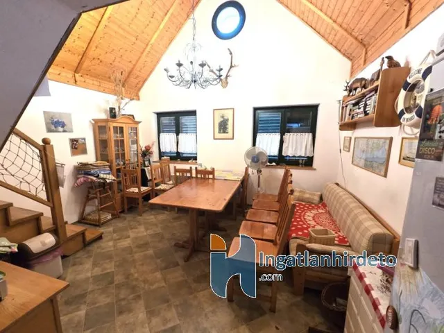 Eladó üdülő és hétvégi ház Balatonberény 367 nm