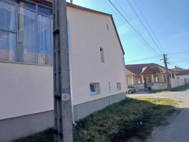 Eladó ház Jászfényszaru 840 nm