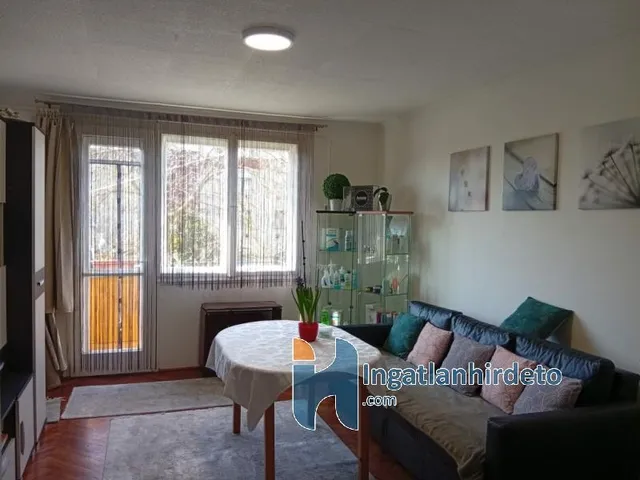 Eladó lakás Jászberény