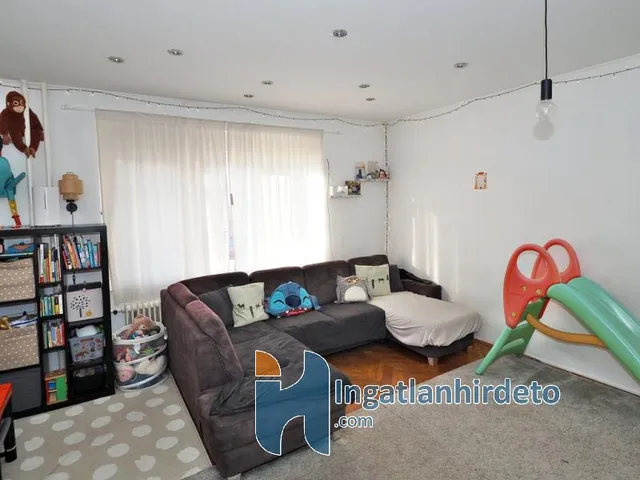 Eladó ház Budapest IV. kerület, Újpest 425 nm