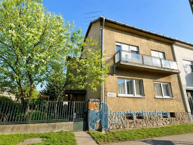 Eladó ház Budapest IV. kerület, Újpest 425 nm