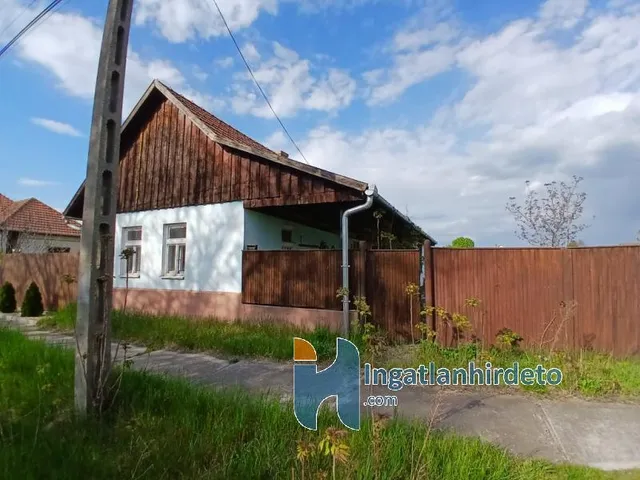 Eladó ház Jászfényszaru 2100 nm