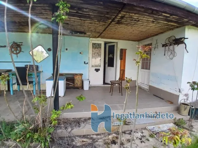 Eladó ház Jászfényszaru 2100 nm