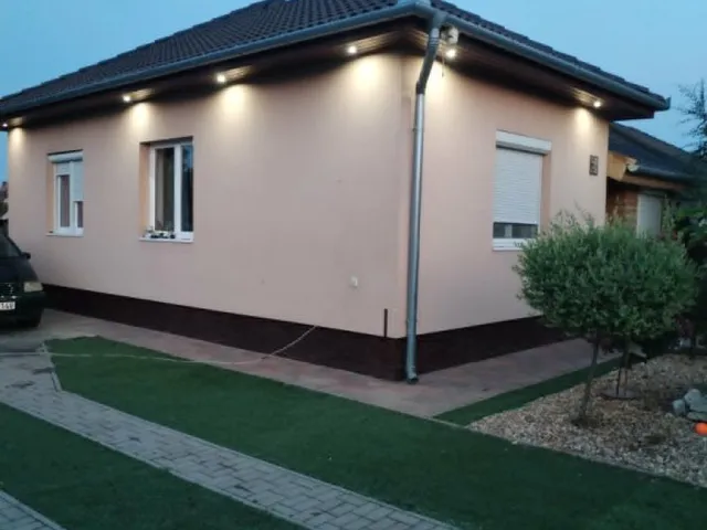 Eladó ház Hajdúsámson 400 nm