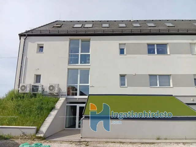 Eladó lakás Vác