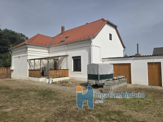 Eladó ház Galambok 2540 nm