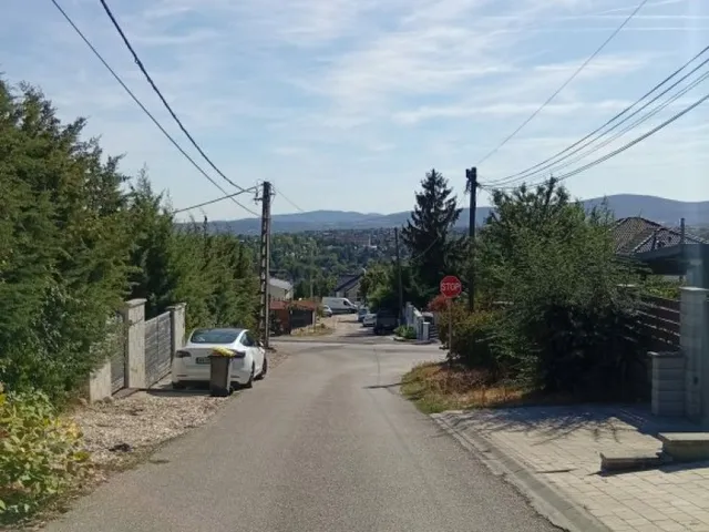 Eladó ház Szentendre 660 nm