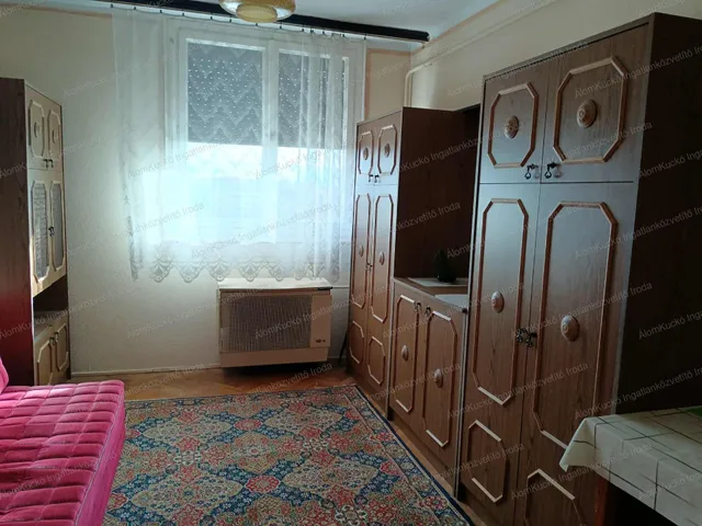 Kiadó lakás Kaposvár, Belváros 18 nm