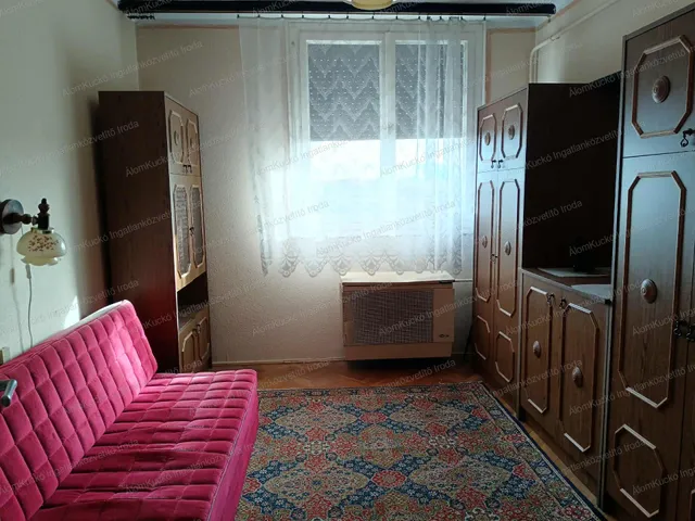 Kiadó lakás Kaposvár, Belváros 18 nm