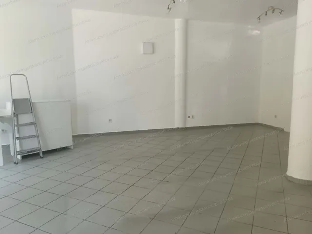 Kiadó kereskedelmi és ipari ingatlan Kaposvár, Belváros, Teleki utca 56 nm