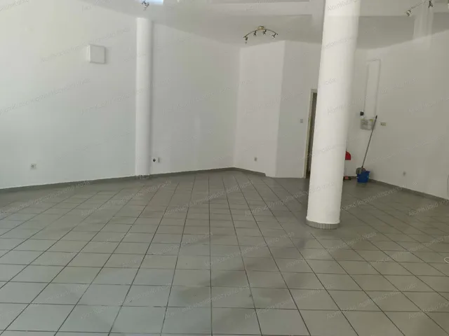 Eladó kereskedelmi és ipari ingatlan Kaposvár, Belváros 56 nm