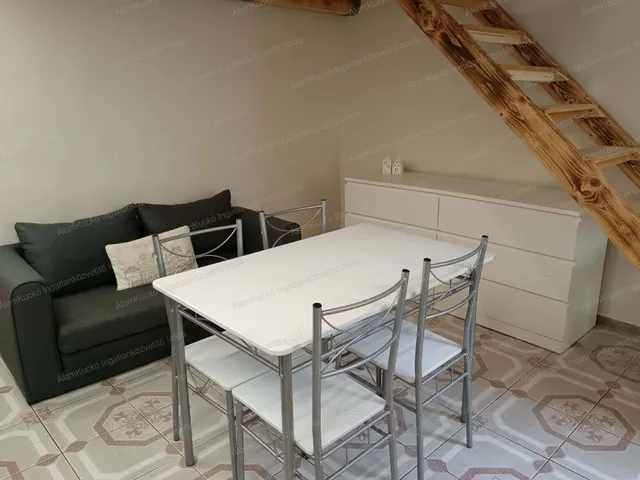 Eladó lakás Kaposvár, Belváros 26 nm