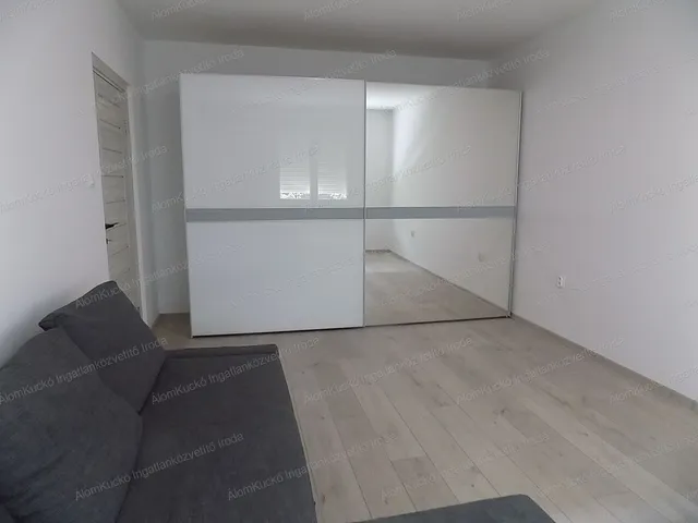 Kiadó lakás Kaposvár, Búzavirág lakótelep, Búzavirág utca 48 nm