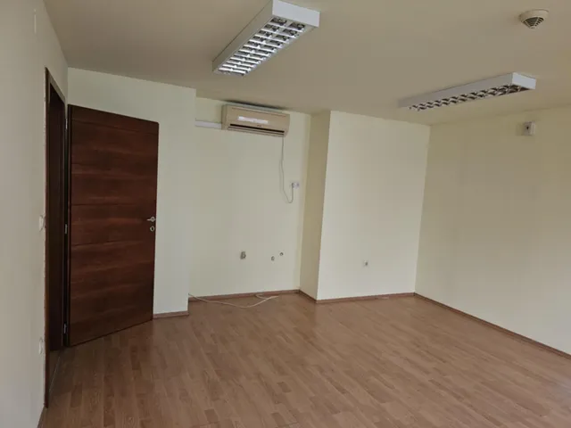 Kiadó kereskedelmi és ipari ingatlan Nyíregyháza, Belváros 124 nm