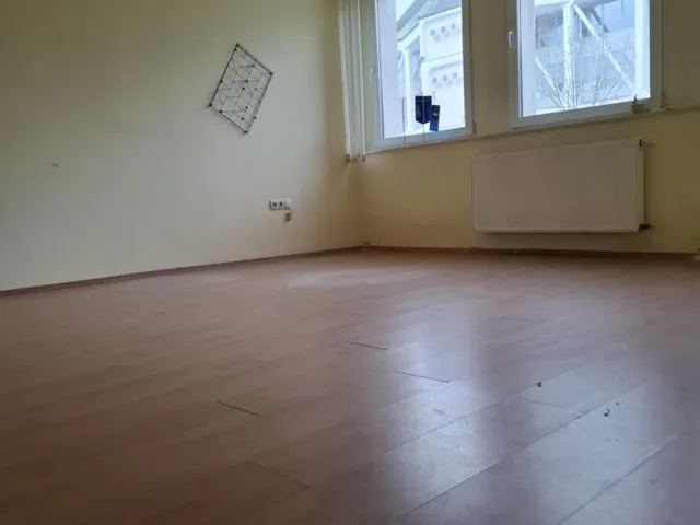 Kiadó kereskedelmi és ipari ingatlan Nyíregyháza, Belváros 124 nm