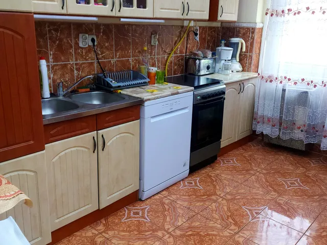 Eladó lakás Nyíregyháza, Érkert 69 nm