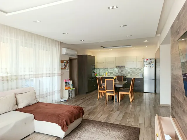 Eladó ház Nyíregyháza, Oros 164 nm