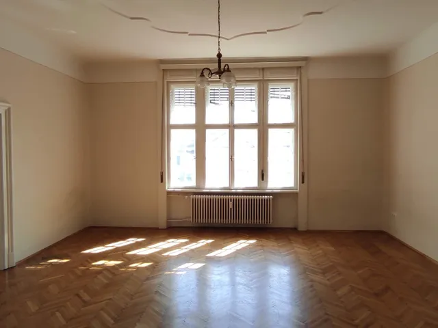 Kiadó kereskedelmi és ipari ingatlan Nyíregyháza, Belváros 143 nm