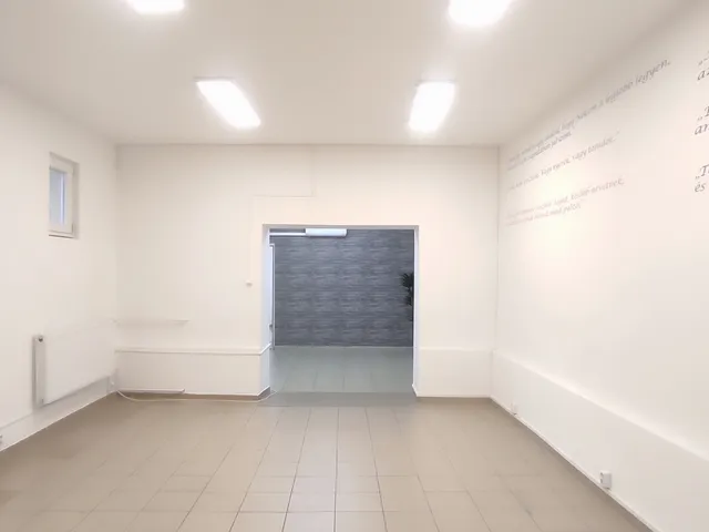 Eladó kereskedelmi és ipari ingatlan Nyíregyháza, Belváros 200 nm