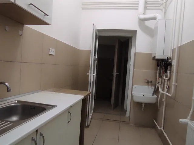 Kiadó kereskedelmi és ipari ingatlan Nyíregyháza, Belváros, Rákóczi utca 200 nm