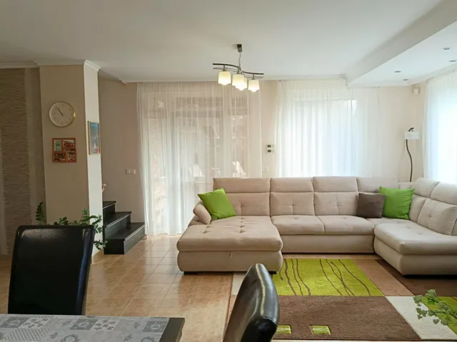 Eladó ház Nyíregyháza, Oros 195 nm