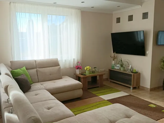 Eladó ház Nyíregyháza, Oros 195 nm