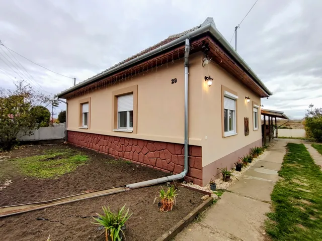 Eladó ház Ópályi 135 nm