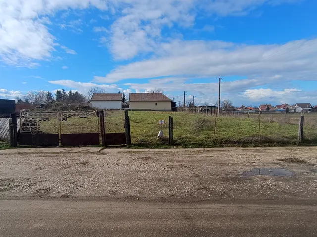 Eladó telek Hajdúdorog 1363 nm