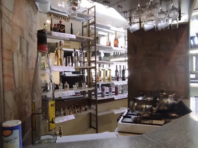 Eladó kereskedelmi és ipari ingatlan Nyíregyháza 17 nm