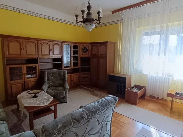 Eladó lakás Tiszavasvári 93 nm