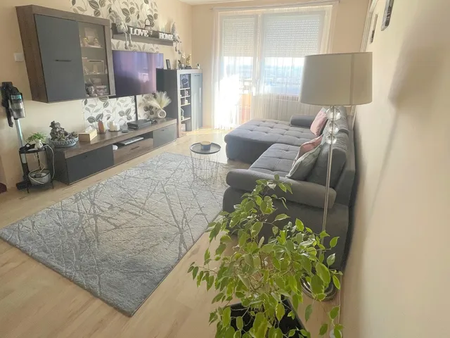 Eladó lakás Nyíregyháza, Örökösföld 61 nm