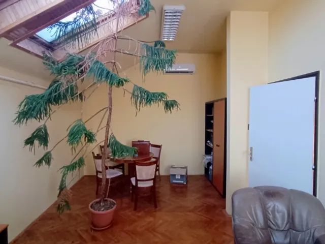 Eladó kereskedelmi és ipari ingatlan Tiszavasvári 256 nm