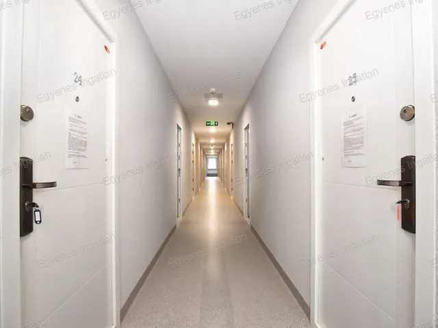 Eladó kereskedelmi és ipari ingatlan Százhalombatta 650 nm