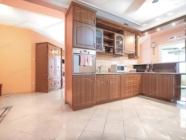 Eladó lakás Érd, Budai Út 88 nm