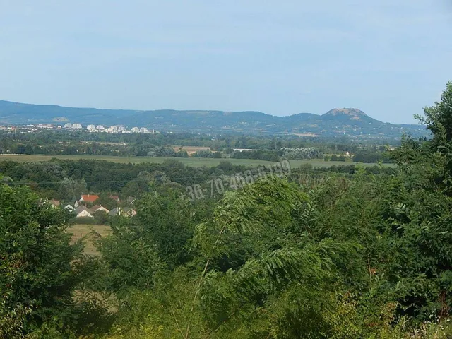 Eladó telek Lesenceistvánd 1935 nm